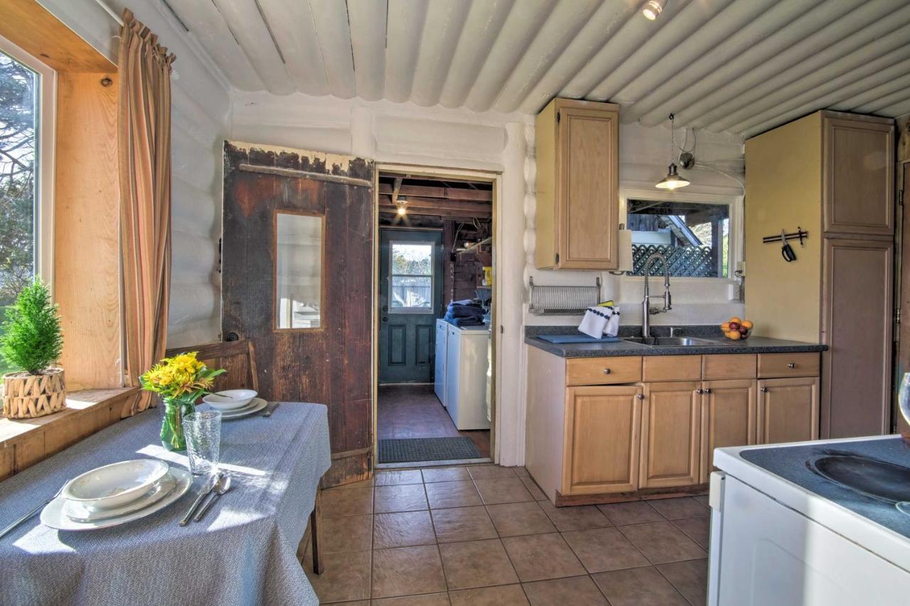 Unique Dog-Friendly Log Cabin Short Walk To Ocean Crescent City Exterior foto