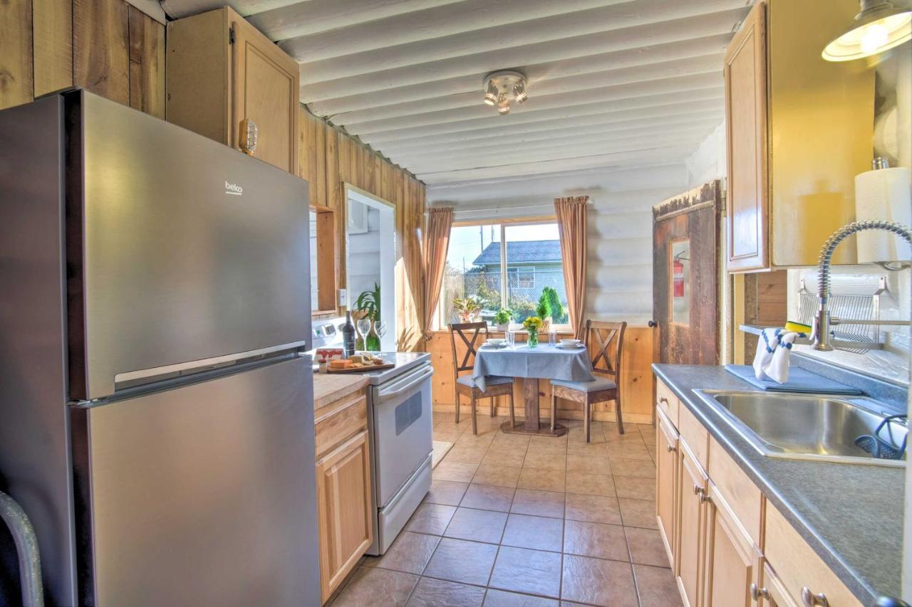 Unique Dog-Friendly Log Cabin Short Walk To Ocean Crescent City Exterior foto